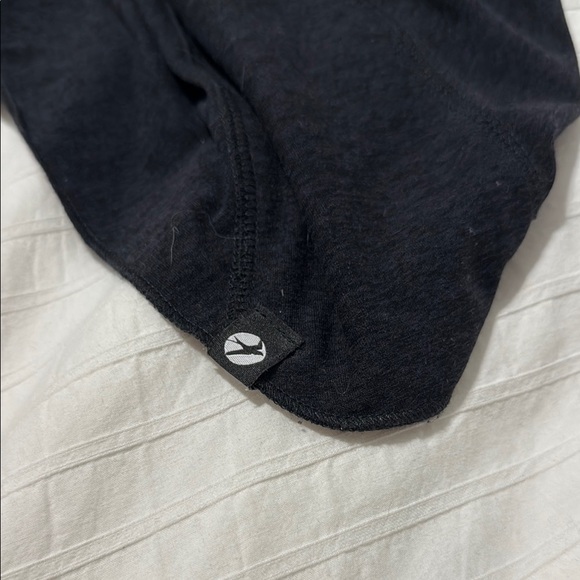 Oiselle Lux Blanket Scarf - Picture 3 of 3